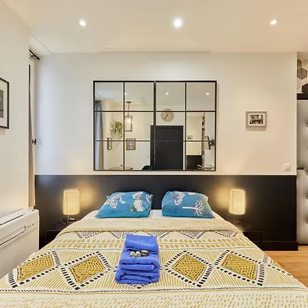 Rent A - Alma Paris