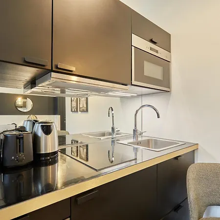 Rent A - Alma Apartment Paris