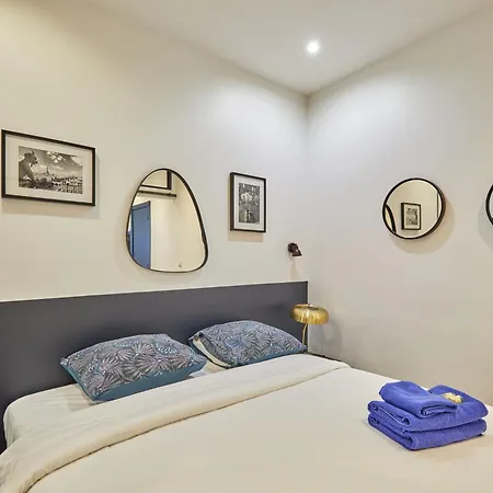 Rent A - Alma Paris