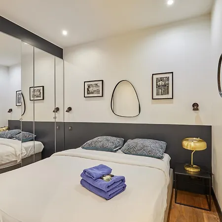 Rent A - Alma Apartment Paris